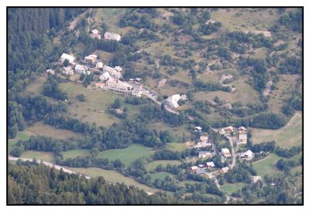 le village des tourrengs vu du ciel